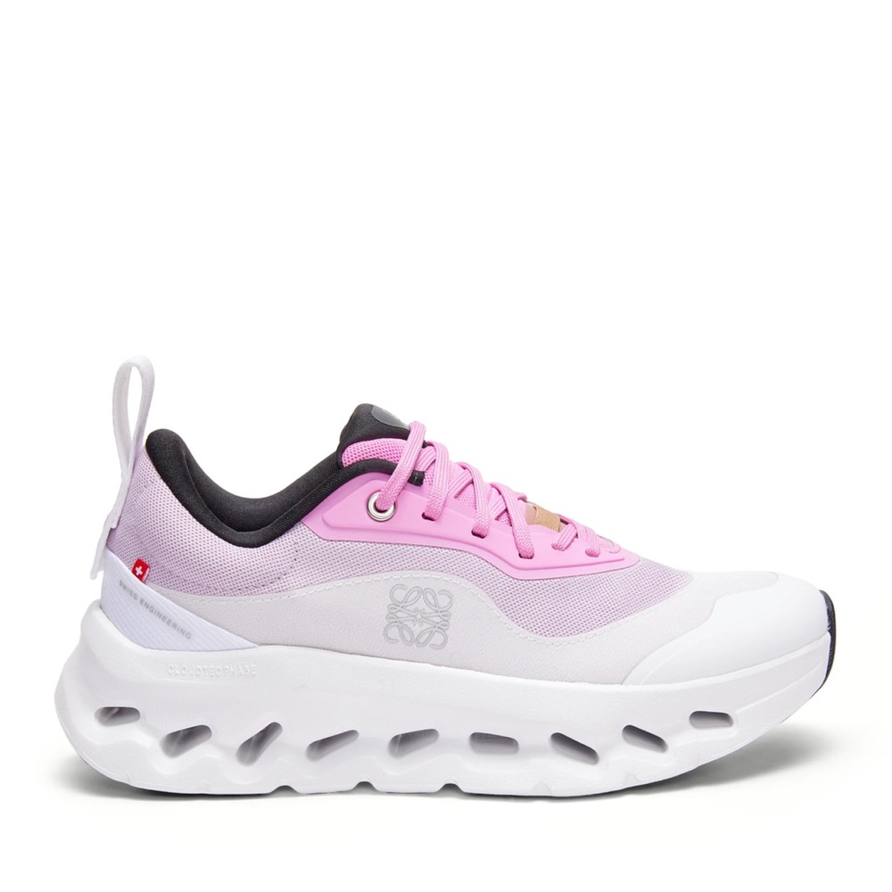 SOLD OUT LOEWE X ON SNEAKERS